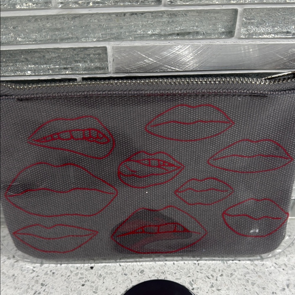 Bite Beauty Gray Clutch with Red Lip Design - Picture 3 of 5